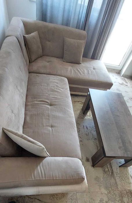 Малко използвано обзавеждане-диван, тв. шкав, гардероб