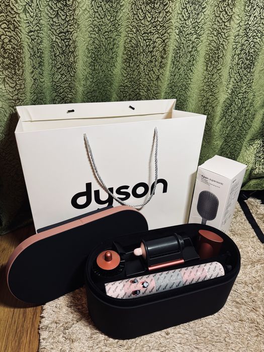 Дайсон стайлер продам