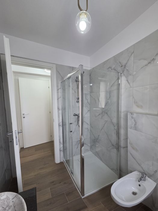 Inchiriez apt 2 camere