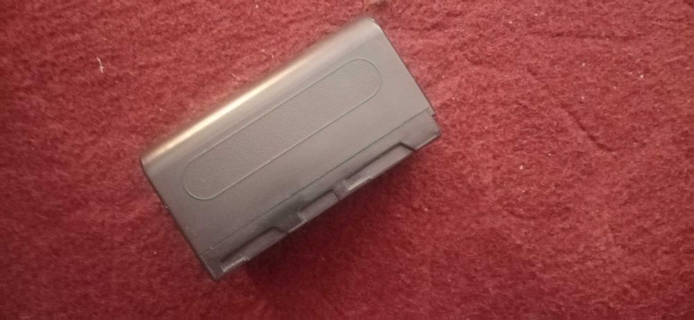 Sony li-ion battery (NP-F 750)