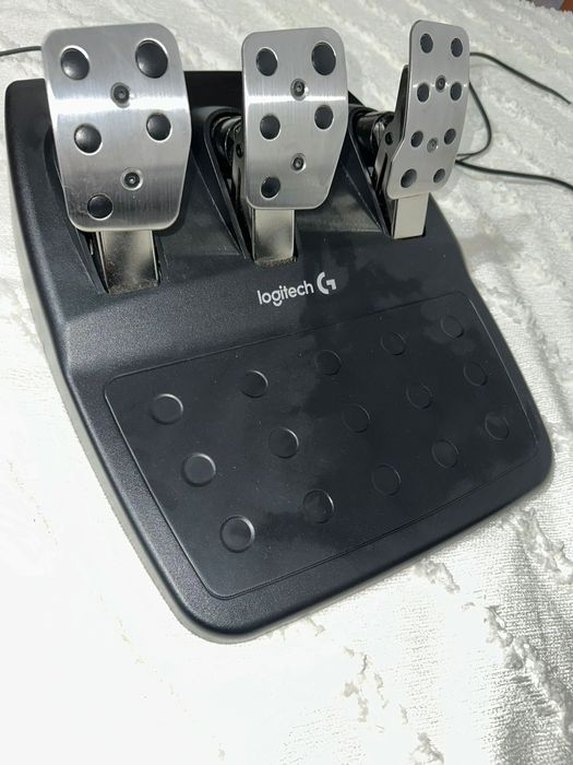 Logitech G29 волан с педали и Astro A10 слушалки