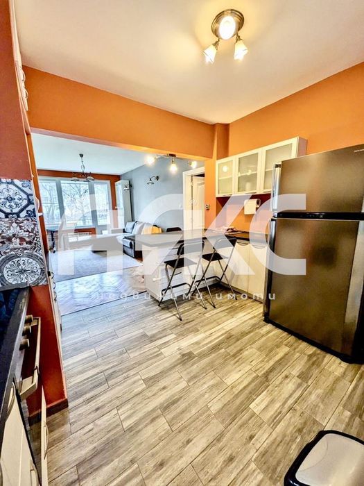 Продава се Тристаен апартамент в София, Изток - 91 кв.м за 2130 €/кв.м - Снимка #2