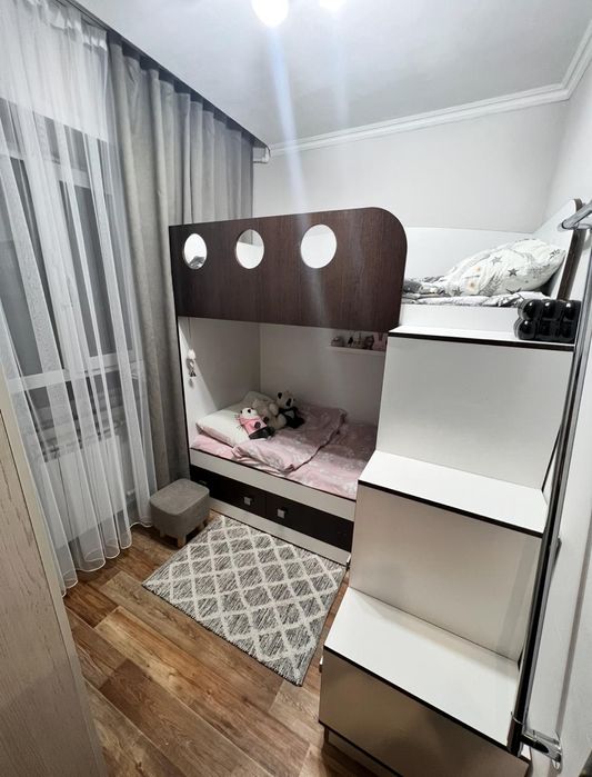 Двухъярусная кровать