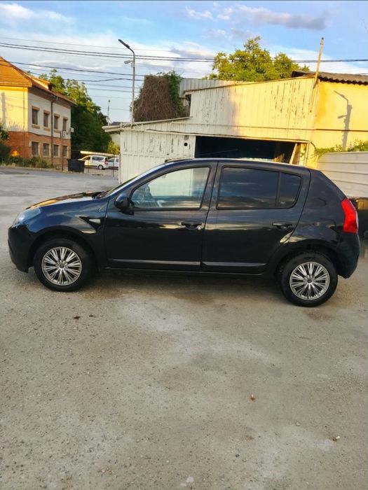 Masina fiabila pe GPL de inchiriat pentru drumuri lungi si oras