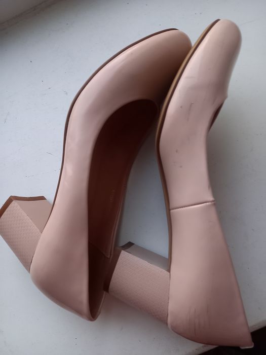 Женские туфли в хорошем состоянии