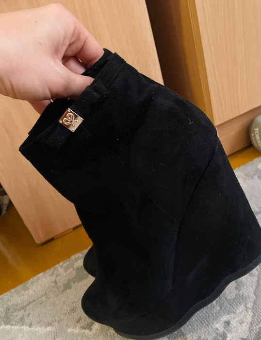 Ботильоны замшевые на платформе