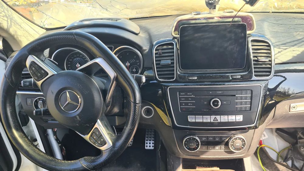 Dezmembrez Mercedes Benz GLE