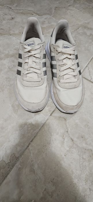 Маратонки Adidas бели 39,1/2 размер