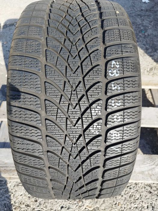 285/30/21 Дънлоп Уинтър Спорт 2016г 6,5мм Единичка AO Audi