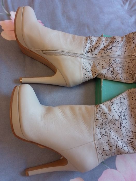 Кожаные ботфорты новые