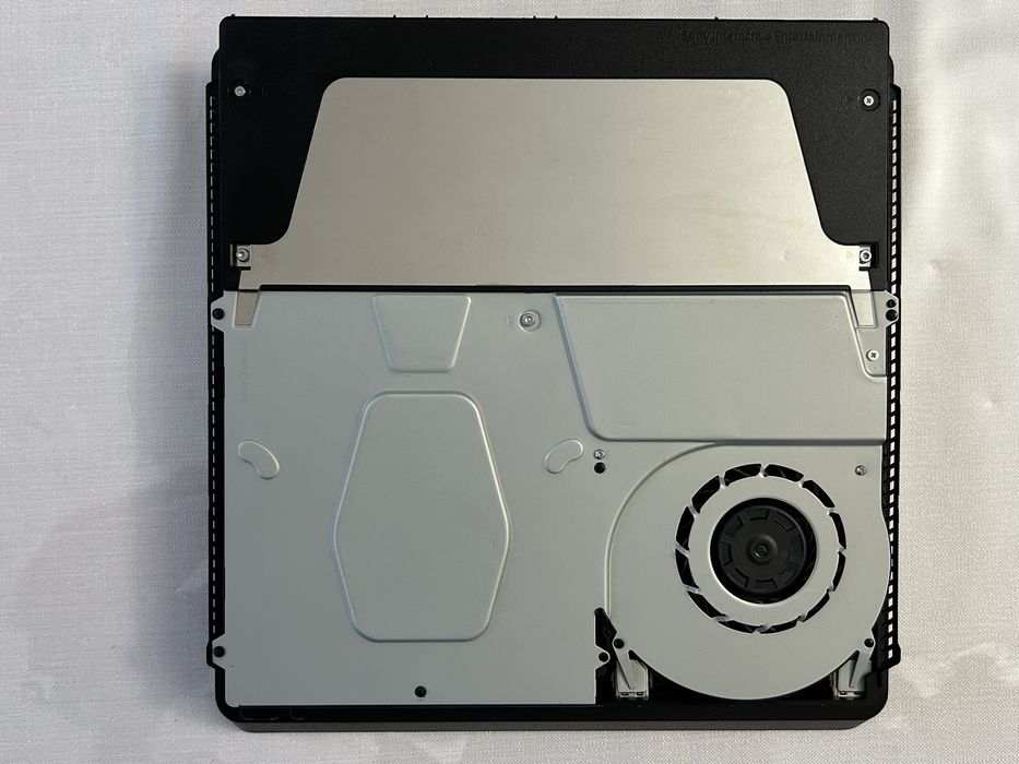 Playstation 4 slim
