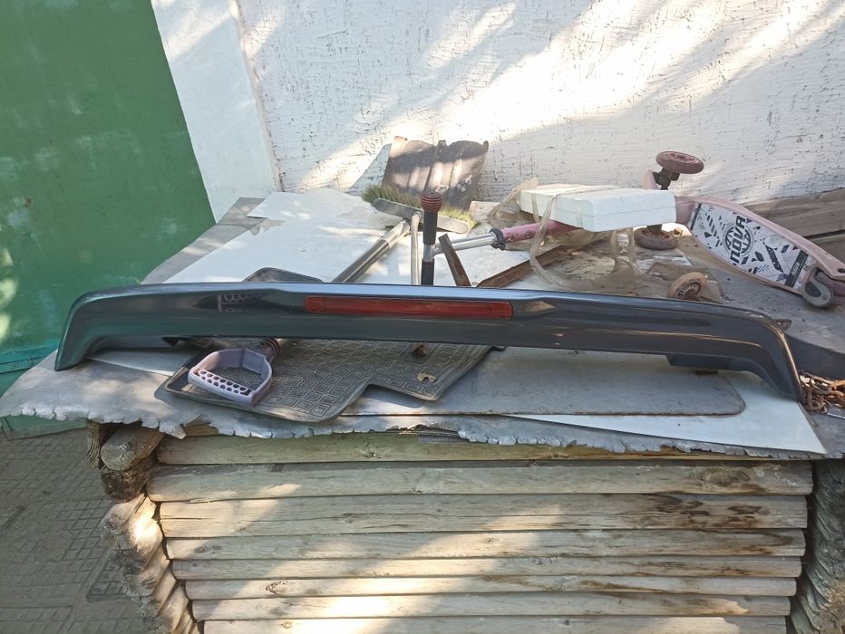 Сполер на Прадо 120