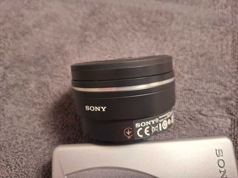 Obiectiv pentru portrete DT F1,8 SAM 49 model SAL50F18