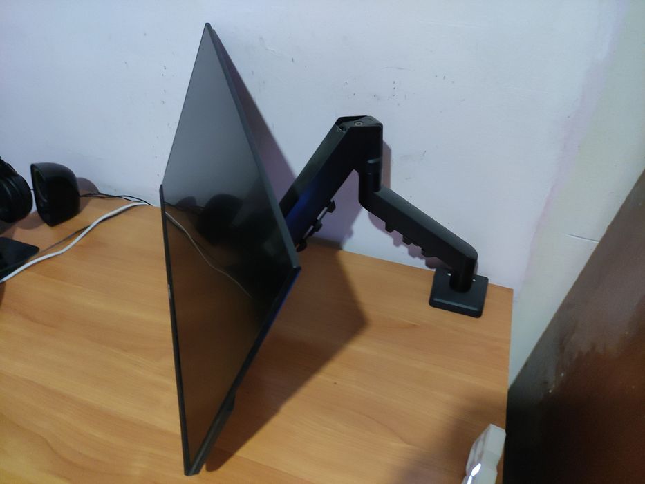 Монитор, Кронштейн