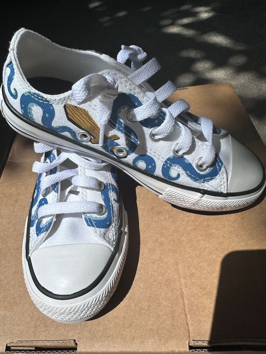 Converse noi mărimea 30