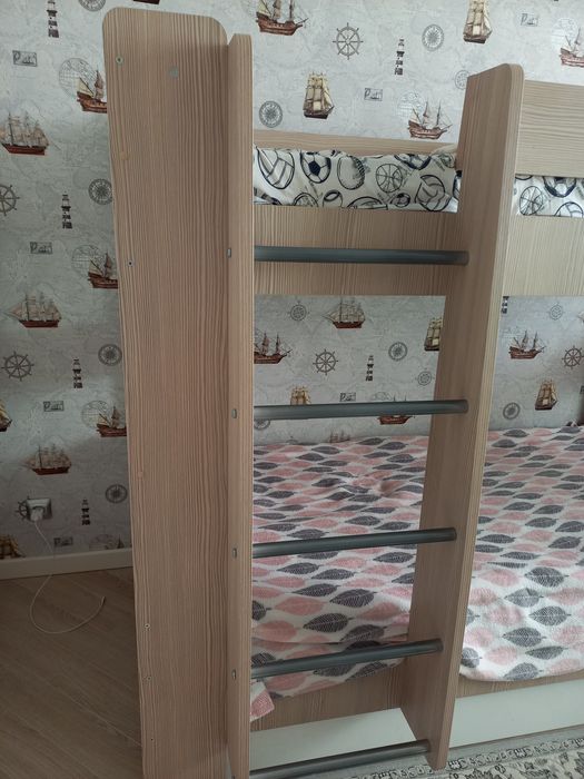 Двухярусная кровать