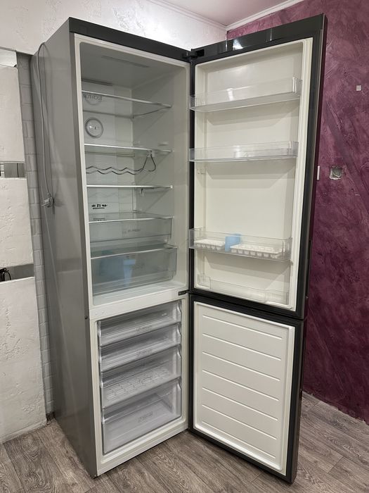 Продам холодильник Haier