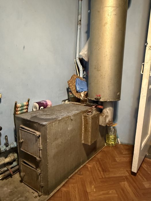 Продам печку вместе с трубой