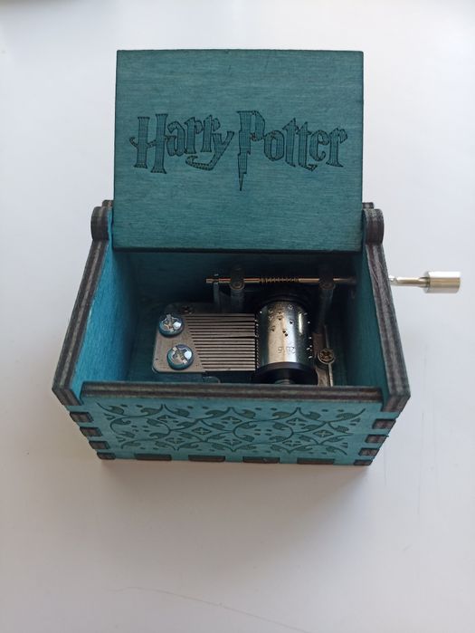 Музыкальная шкатулка коробочка