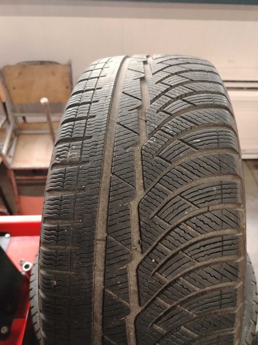 4бр.зимни гуми 235/55/18 Michelin