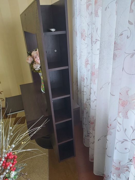 Продам полку под телевизор