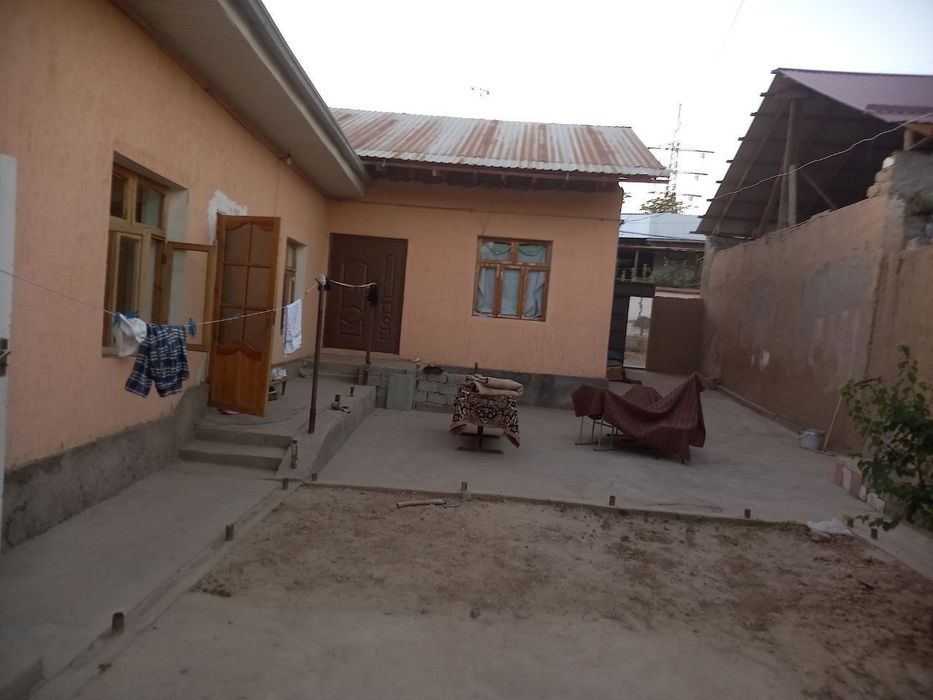 Uy sotiladi Maydoni: 3 sotix Xonalar: 5 xonali dush tualet bor Ariston