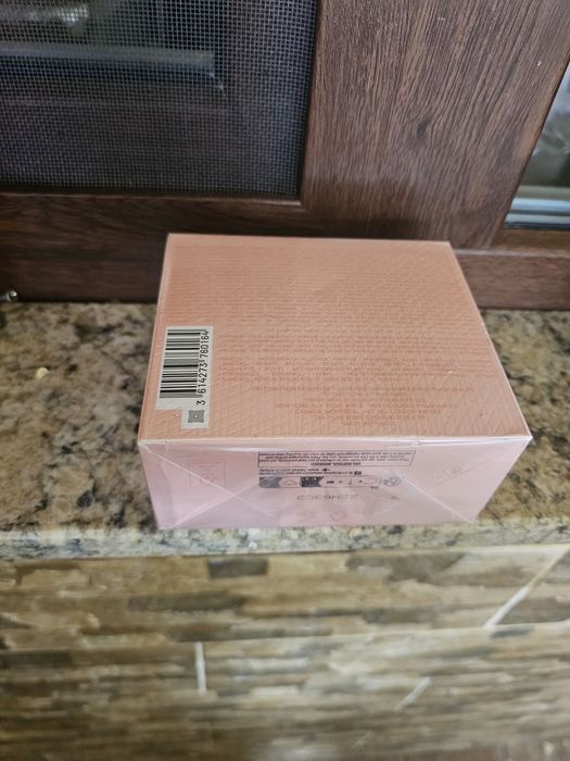 Parfumuri mai multe modele