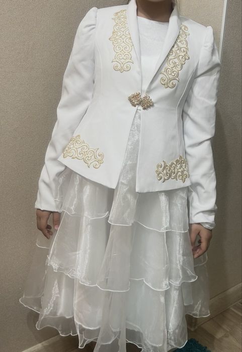 Национальное платье с пиджаком