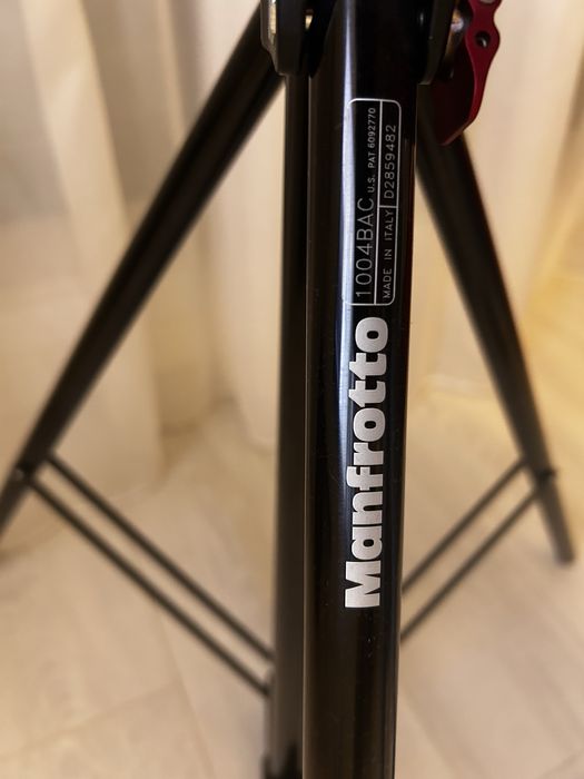 Lampa LED Neewer NL-200A + Stativ Manfrotto 1004BAC