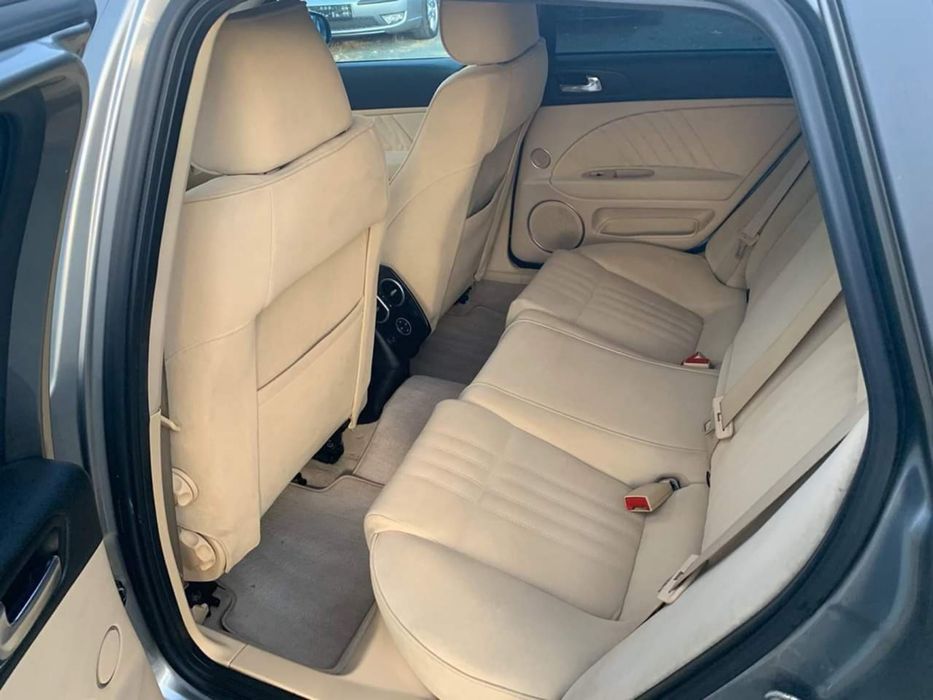 Vând Alfa Romeo 159