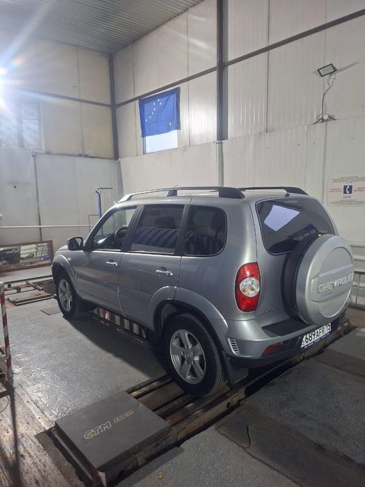 Продам ниву шевролет