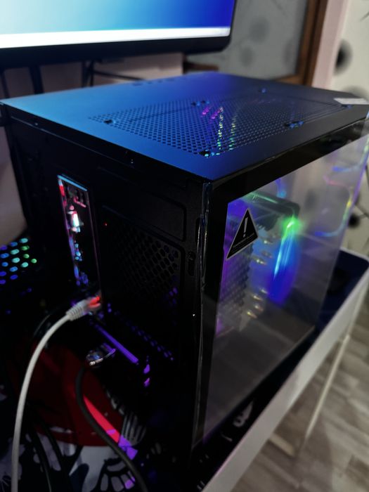 PC Gaming  Ryzen 5700x 16 GB RAM 3200 mhz  Asus ROG 5700XT