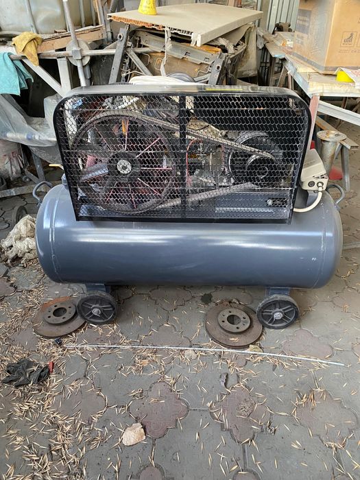 Продам Компрессор Алтеко