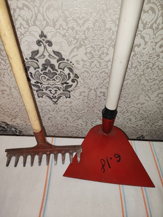 Мотыга и грабли б/у