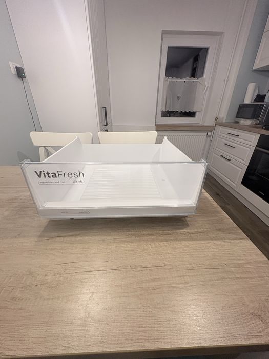 Rafturi si sticle combina frigorifica Bosch