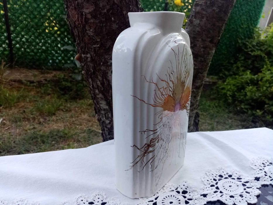 Арт българска ваза