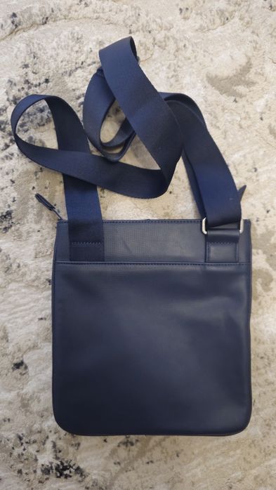 Geantă de umăr pt bărbati tommy hilfiger