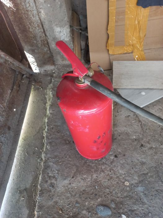 Огнетушитель  автомобильный