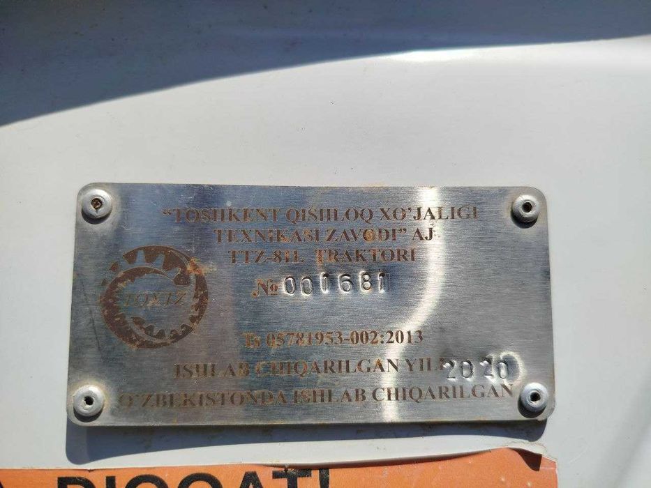 TTZ 811 traktor sotiladi yaxshi holatda