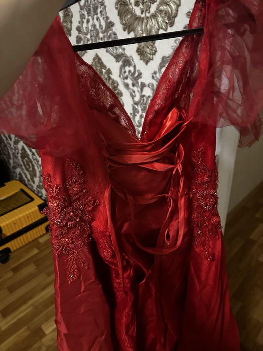 Красивое вечернее платье