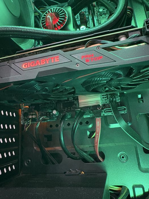 Гейминг Компютър