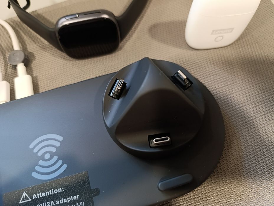 Мулти-функционална станция за зареждане 4 в 1/Docking station charger!