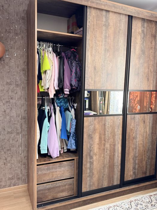 Продам шкаф-купе.