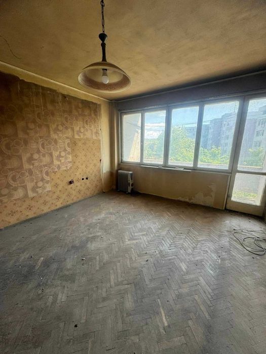 Продава се Тристаен апартамент в Търговище, Център - 78 кв.м за 915 €/кв.м - Снимка #2