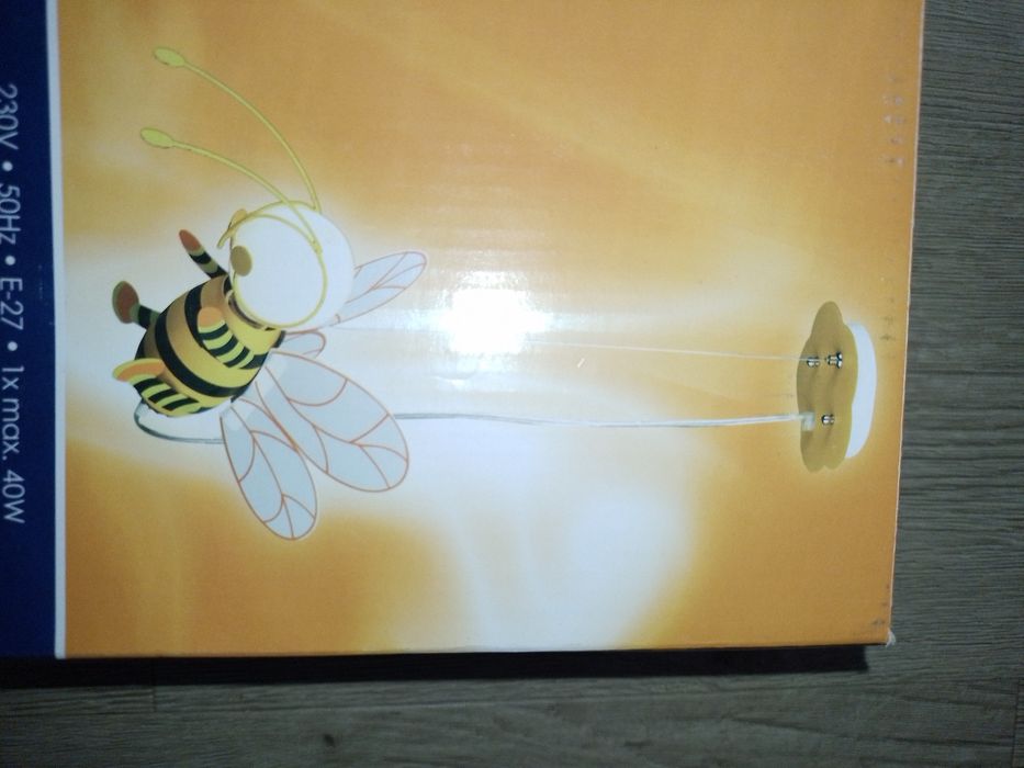 Bec în forma de albinuță