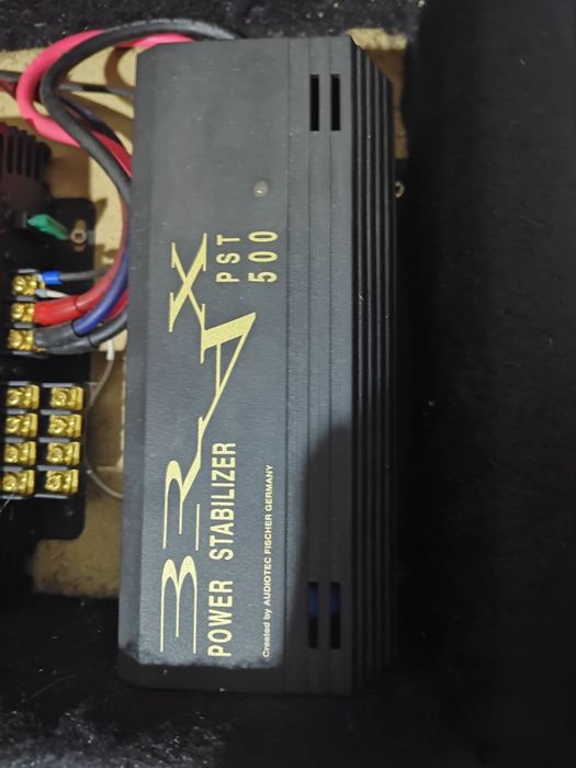 Автомобилна музика комплект усилватели / бушони / филтри / кабели