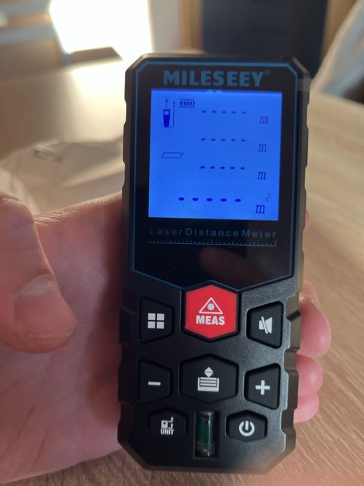 Лазерна ролетка - чисто нова