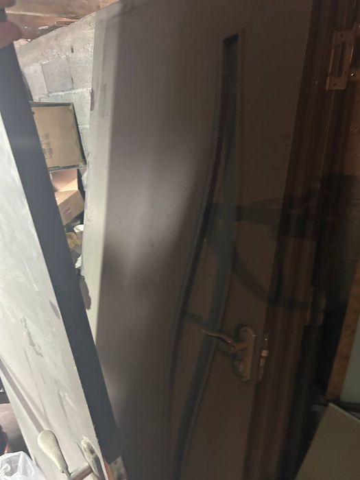 почти новый дверь