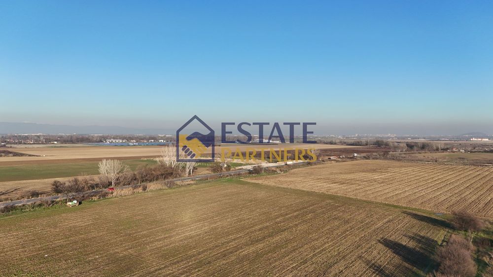 Земеделски имот в Пловдив, област-с.Оризари площ 4082 цена 126500