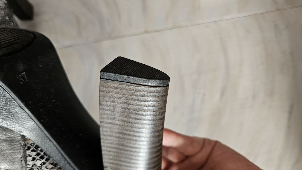 Боти естествена кожа- 80лв.